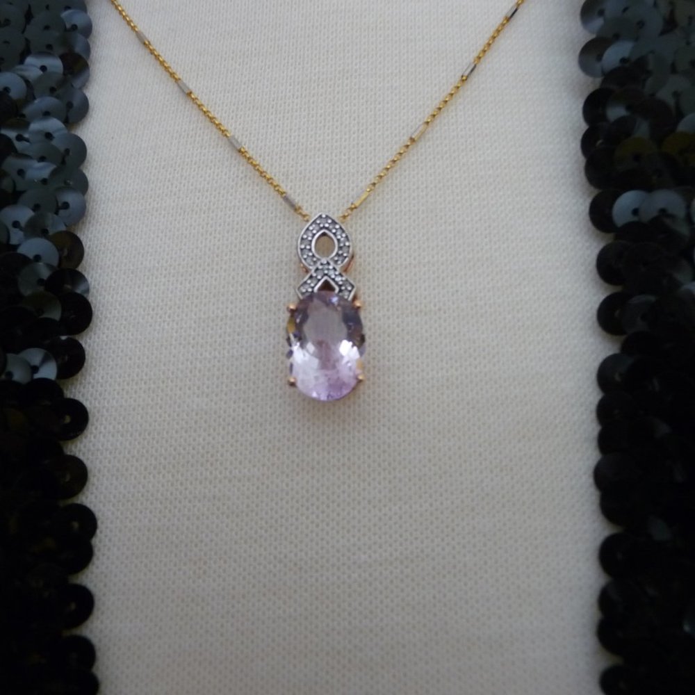 Rose de France pendant w/diamonds on a gold chain